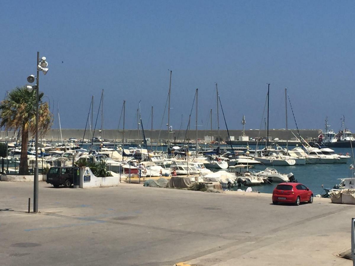 1 Calle Del Mar Apartamento 加鲁查 外观 照片